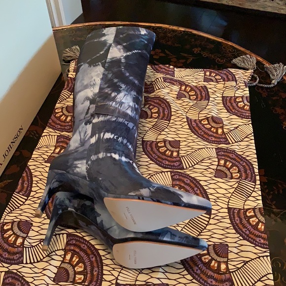 3X HOST PIC ULLA JOHNSON LAMB LEATHER TIE DYE DEVERA BOOT IN INDIGO SIZE 8.5 - Picture 9 of 10